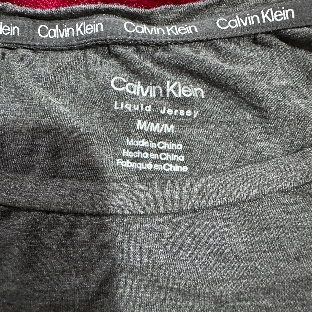 Calvin Klein Long Sleeve Gray Fitted Tee Shirt - Picture 5 of 7